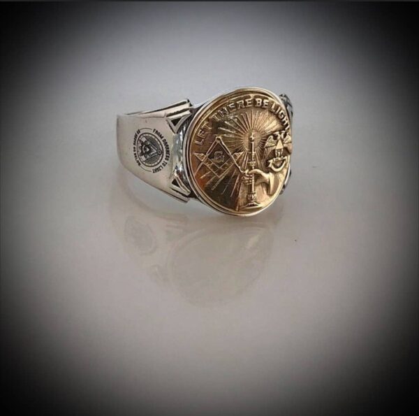 Masonic Ring 9 Carat Gold Emblem Let There Be Light Ring