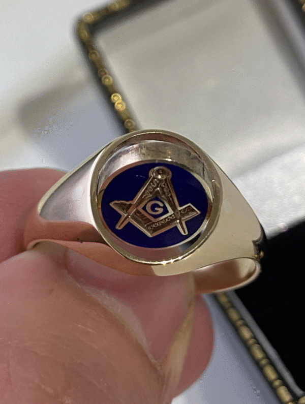 Superb heavy 9ct gold masonic freemason enamel swivel flip ring.