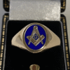 Superb heavy 9ct gold masonic freemason enamel swivel flip ring.